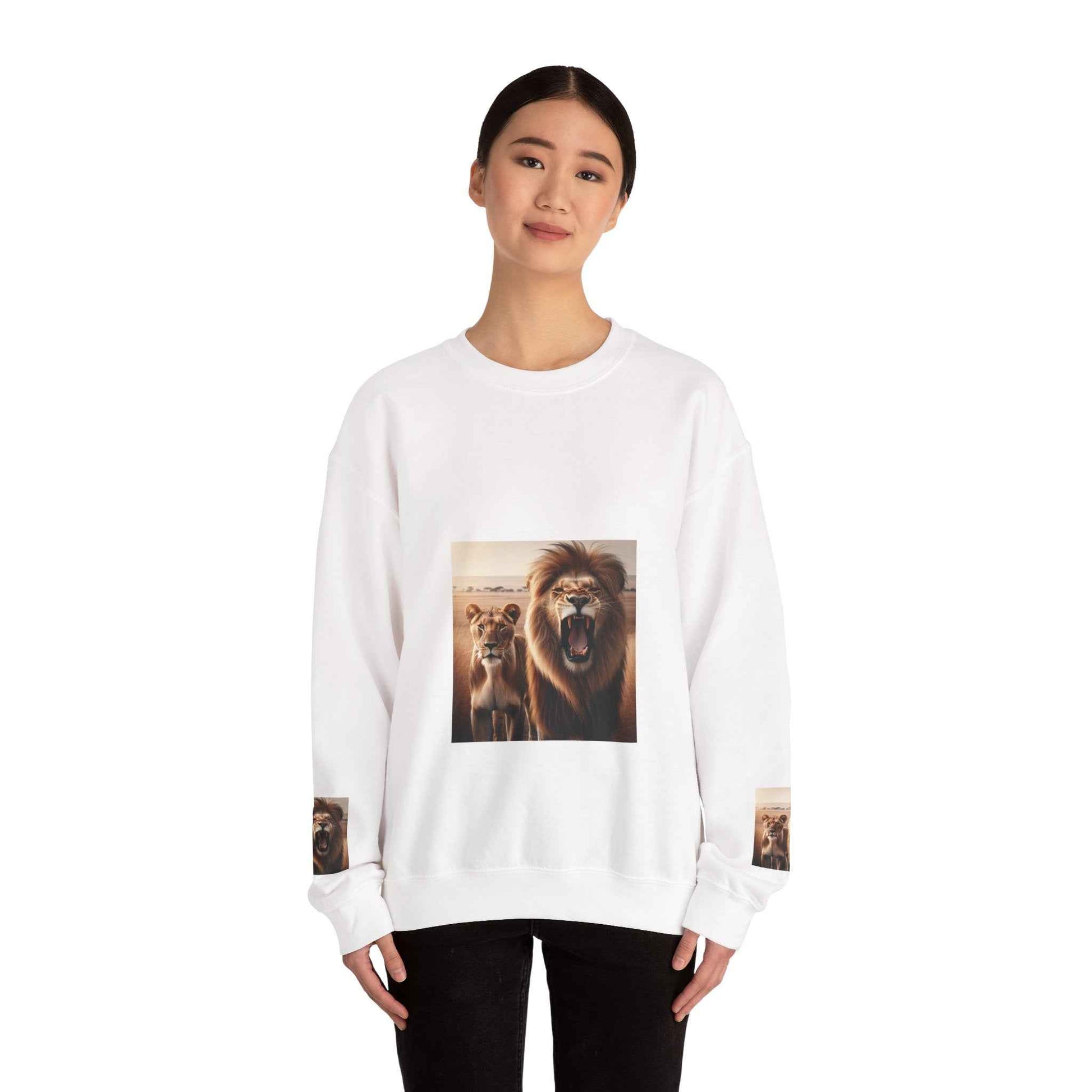 Roaring Lion Crewneck Sweatshirt - Unisex Heavy Blend™ - Wildlife Art Design